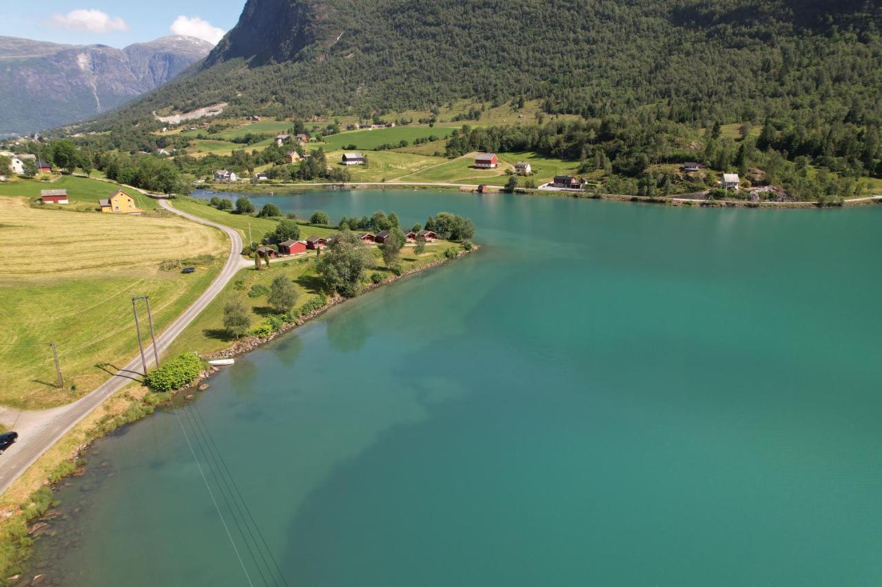 Loken Camping - Trivelig Og Idyllisk Ved Vannet Hotel Olden Exterior photo
