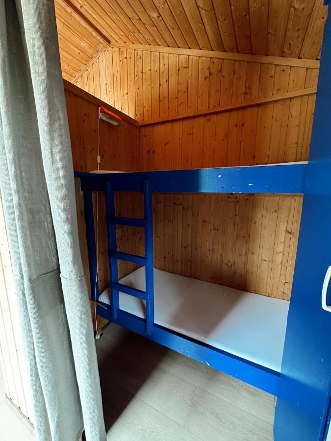 Loken Camping - Trivelig Og Idyllisk Ved Vannet Hotel Olden Exterior photo